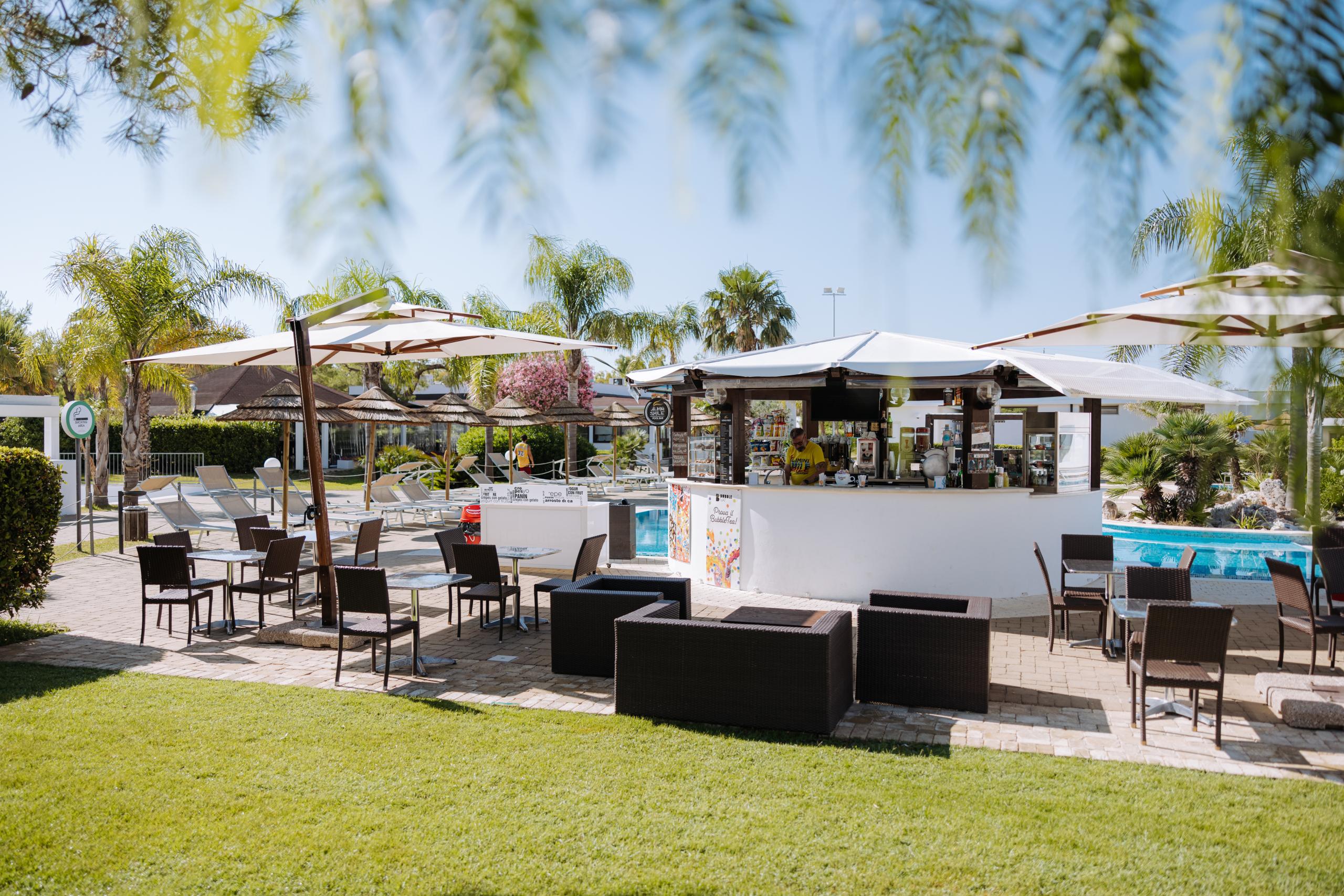 NICOLAUS CLUB ALIMINI SMILE                       Residence [NC]